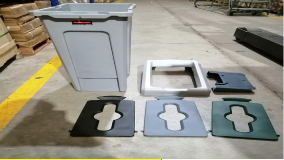 Estación de Reciclaje Slim Jim Rubbermaid Tapa abierta verde habladores negro-gris-verde