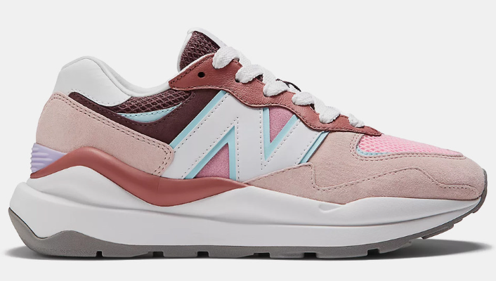 Zapato de Mujer New Balance 54/70 Rosado**